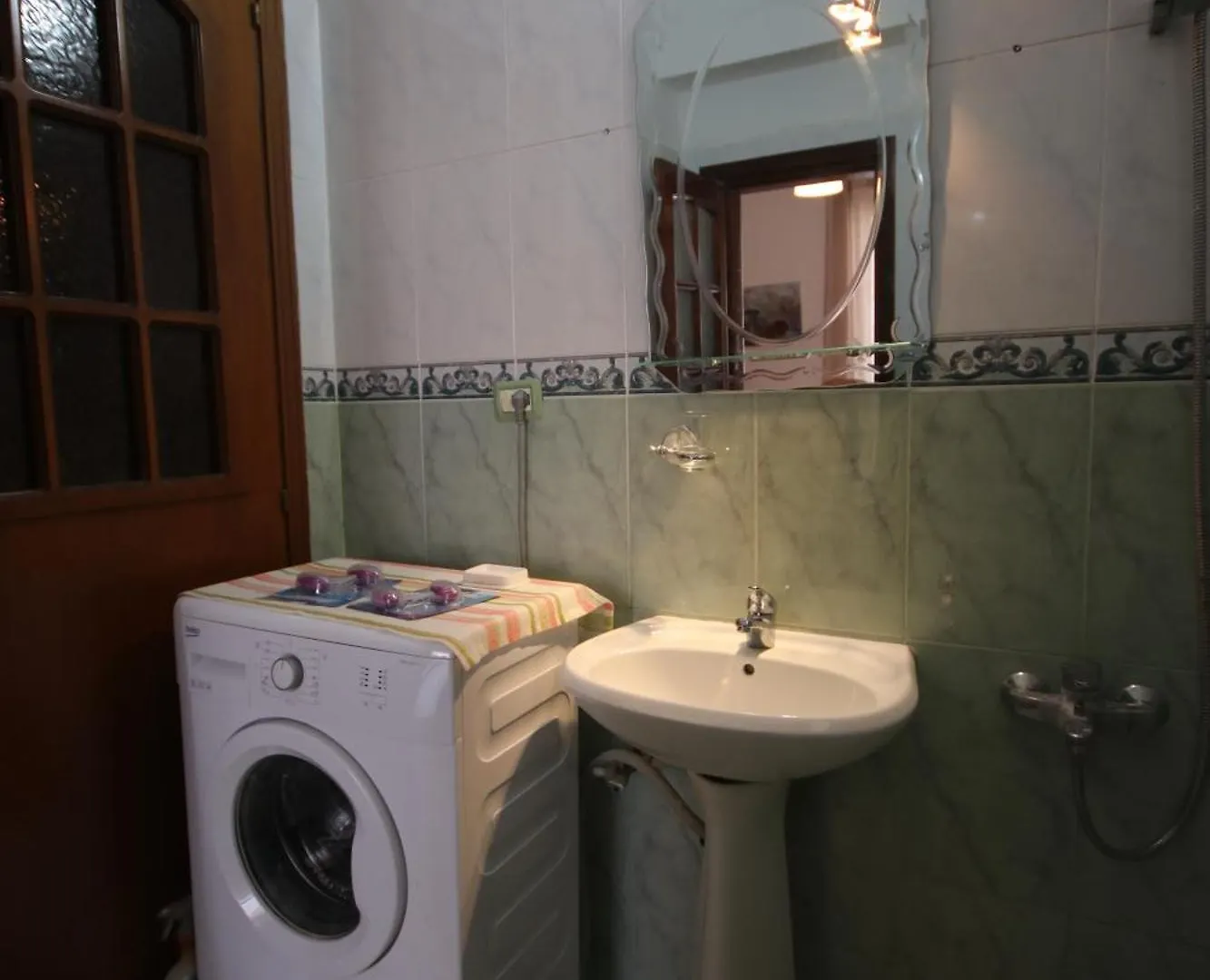 Viron Apartament Apartment Himare 0*,  Albania